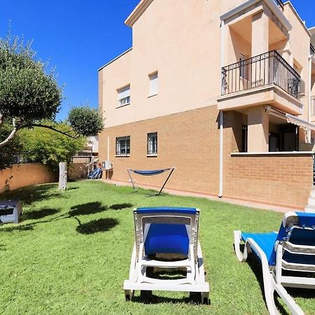 Adosado Con Jardin En Los Xalets De Salou Luaran gambar