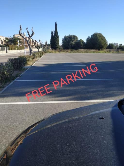 Adosado Con Jardin En Los Xalets De Salou Luaran gambar