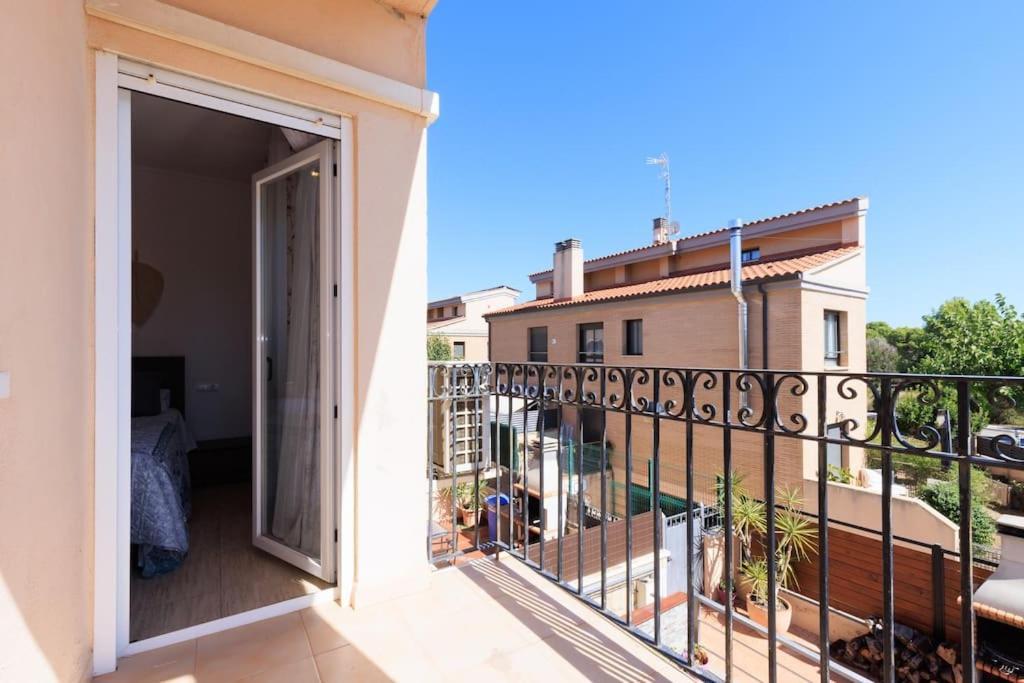 Adosado Con Jardin En Los Xalets De Salou Luaran gambar